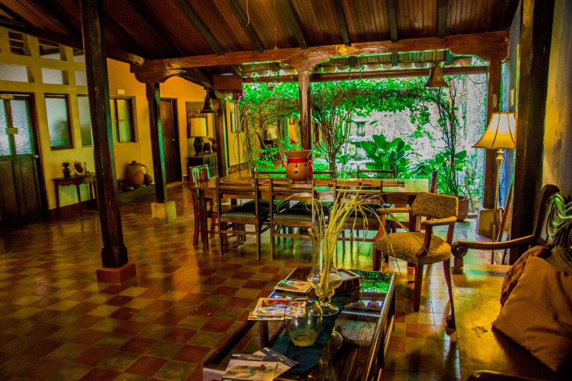 Hostal Fuente Castalia, B Y B León Εξωτερικό φωτογραφία